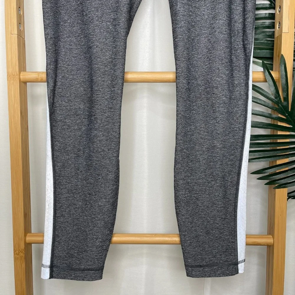 Lululemon Grey Silver Light Speed Tight Leggings Pants Size CAN 6 AUS 10 Active - Picture 6 of 12